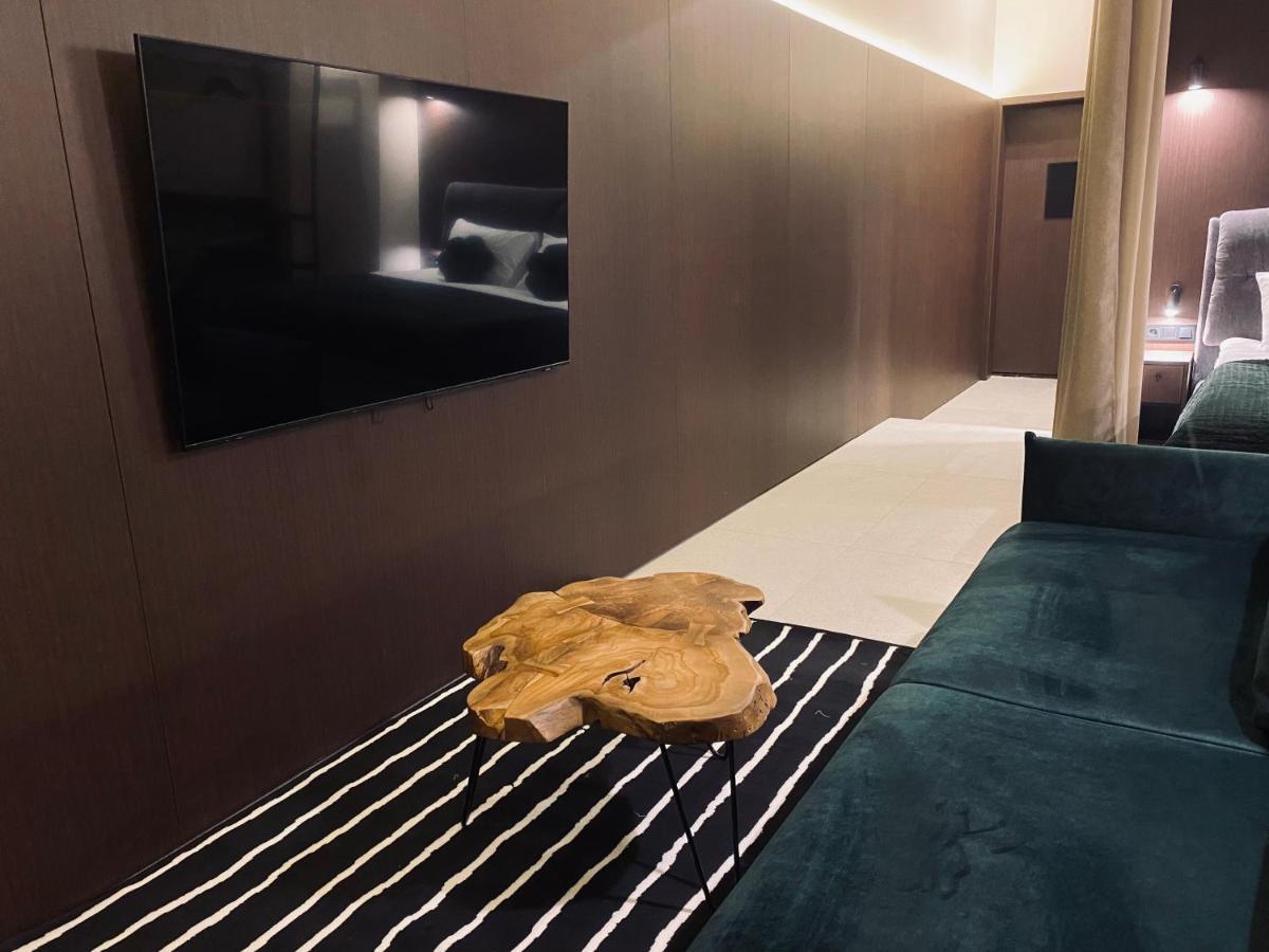High Five Apartments, Most City Area Днепър Екстериор снимка