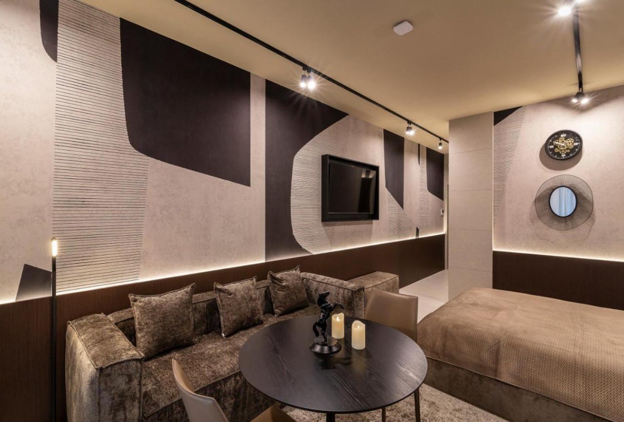 High Five Apartments, Most City Area Днепър Екстериор снимка